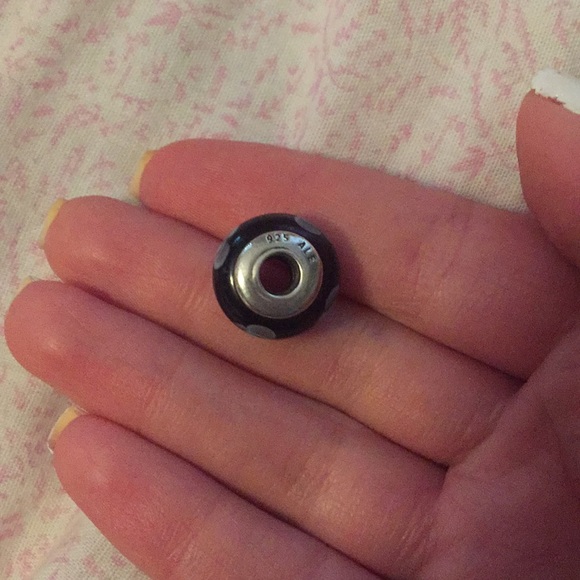 RETIRED Pandora charm - Picture 3 of 3